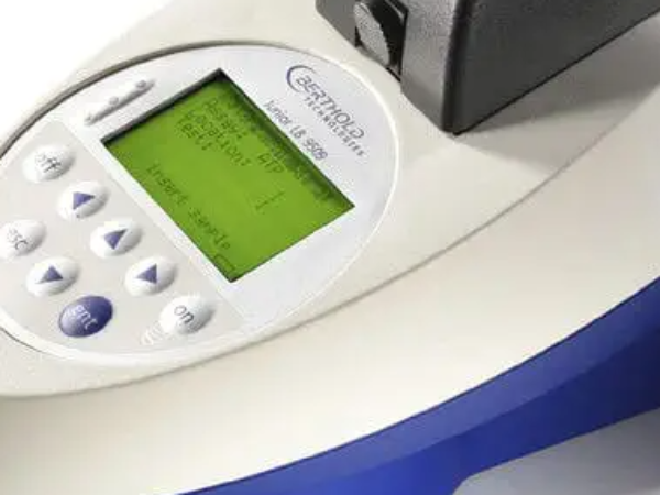 Máy đo độ sáng cầm tay / Toximeter Portable luminometer